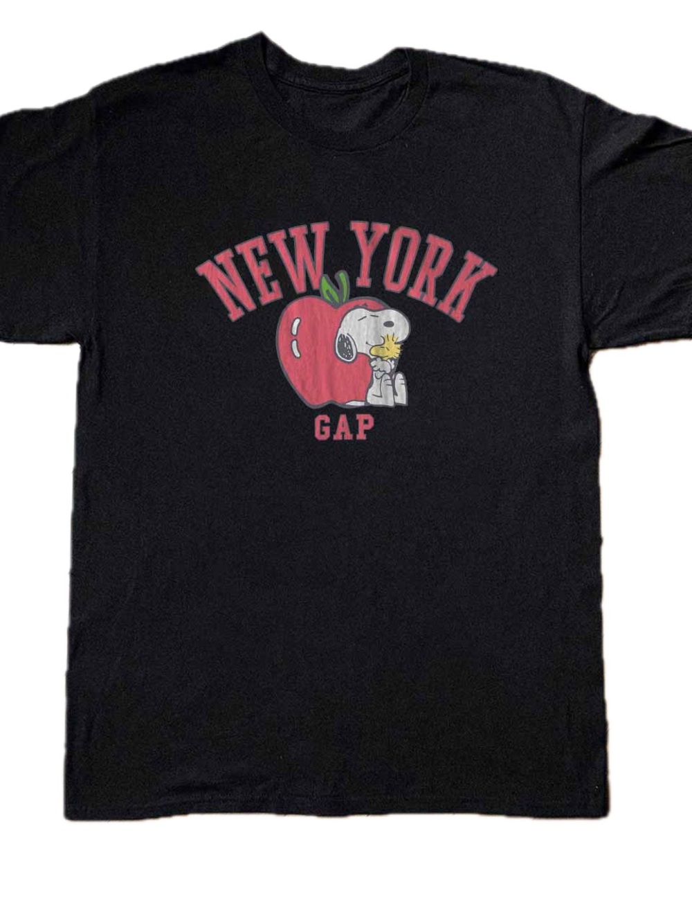Bundles 4 tee Gildan Black Tee with Pink Apple & Snoopy Graphic